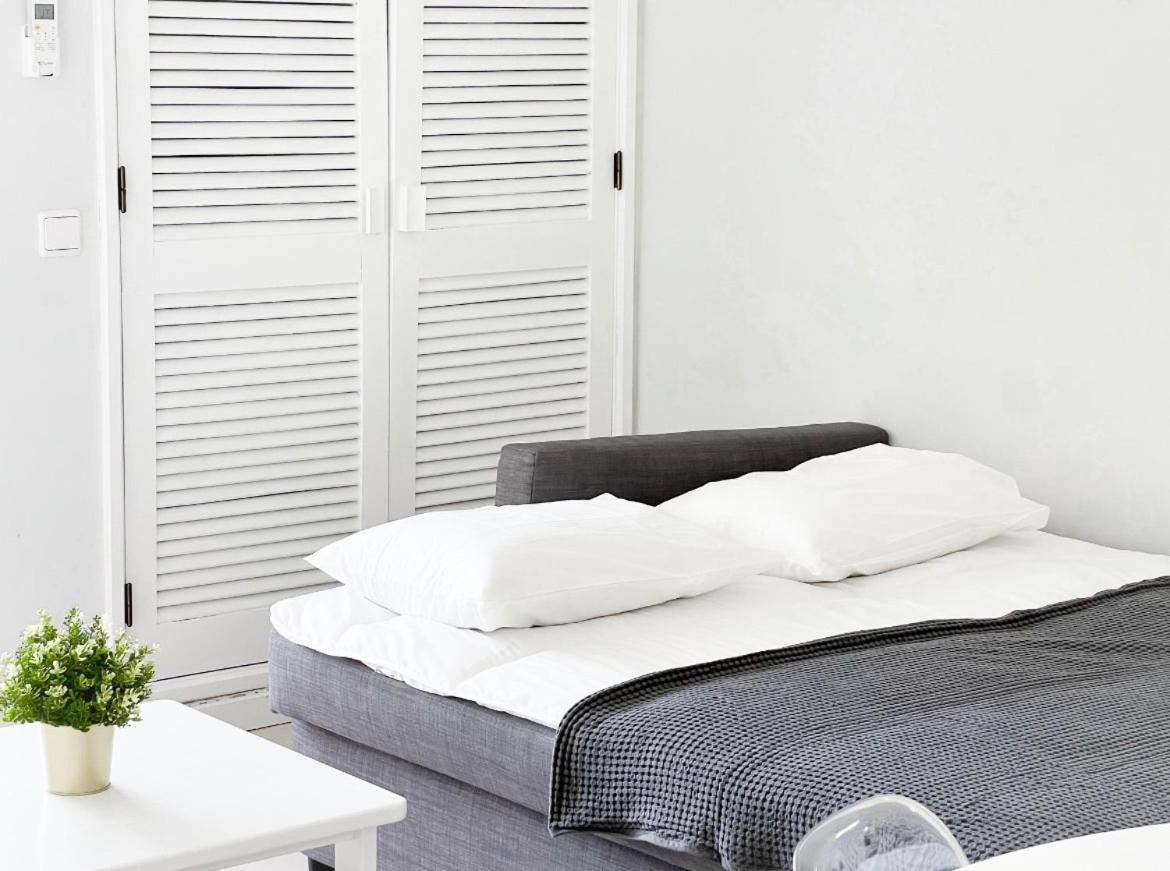 Sea View Apartment *