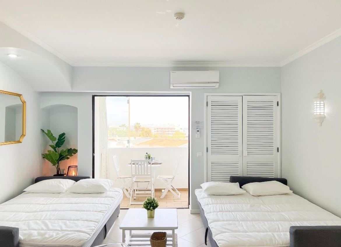 Sea View Apartment *